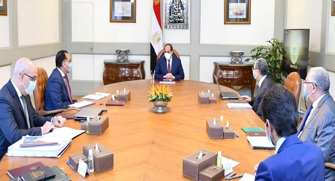 الرئيس السيسي يتابع الموقف التنفيذي لمشروعات تنمية سيناء ومنطقة جنوب الوادي بشرق العوينات وتوشكي