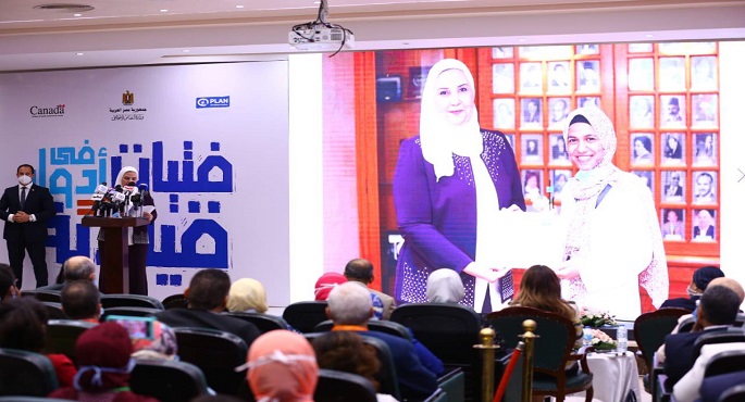 بالصور.. وزيرة التضامن تعلن تحمل المصاريف الجامعية لطلاب تكافل الحاصلين على 90 % فأكثر بالثانوية العامة