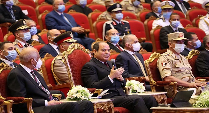 بالفيديو.. الرئيس السيسي: نحذر من الانصياع للدعوات الهدامة التي تعمل على النيل من ثقة الشعب في قيادته وجيشه