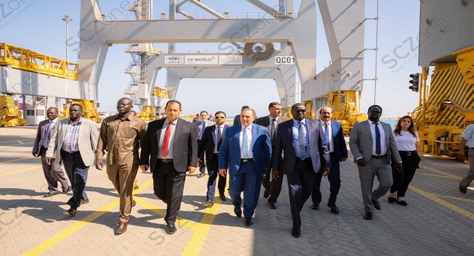 بالصور.. وزير الري بجنوب السودان يشيد بالمشروعات التنموية بالمنطقة الاقتصادية لقناة السويس
