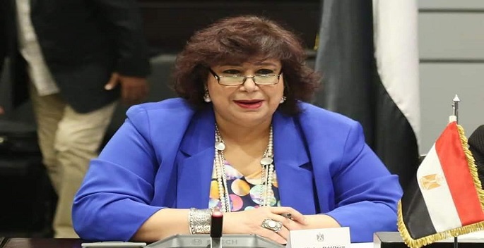 وزيرة الثقافة تكرم اليوم  فنانين وحرفيين مشروع “صنايعية مصر”