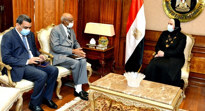 وزيرة التجارة والصناعة تبحث مع سفير السودان بالقاهرة سبل تعزيز التعاون