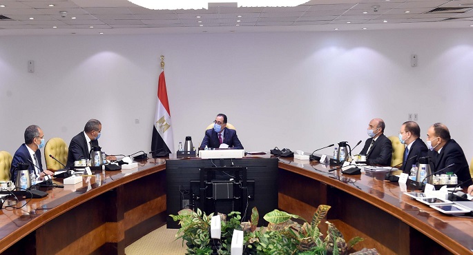 بالصور .. رئيس الوزراء يتابع جهود توفير الخدمات من خلال “منصة مصر الرقمية”