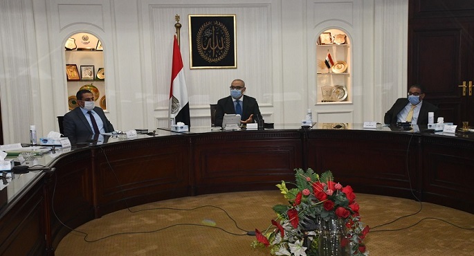 بالصور .. وزير الإسكان يستعرض اللمسات الأخيرة لمشروع الاشتراطات التخطيطية والبنائية لضبط العمران بالقاهرة والجيزة والإسكندرية