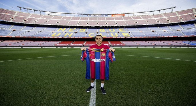 برشلونة يضم رسميا المدافع الأمريكي سيرجينيو ديست بعقد يمتد حتى 2025