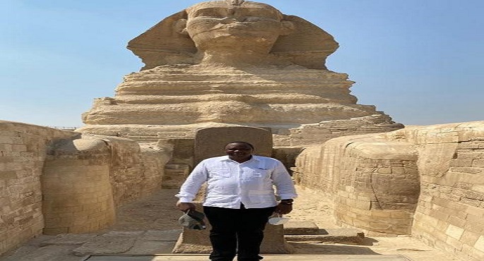 بالصور..رئيس كينيا يزور منطقة الأهرامات ويشيد بحضارة مصر القديمة وإنجازاتها الحديثة