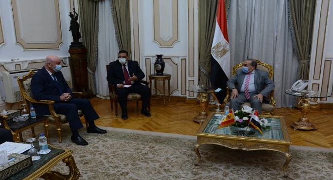 وزير الإنتاج الحربى يبحث مع سفير إسبانيا تعزيز التعاون المشترك
