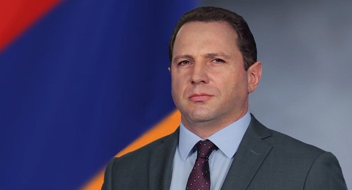 استقالة وزير الدفاع الأرمينى احتجاجا على تسليم مناطق بكاراباخ لأذربيجان