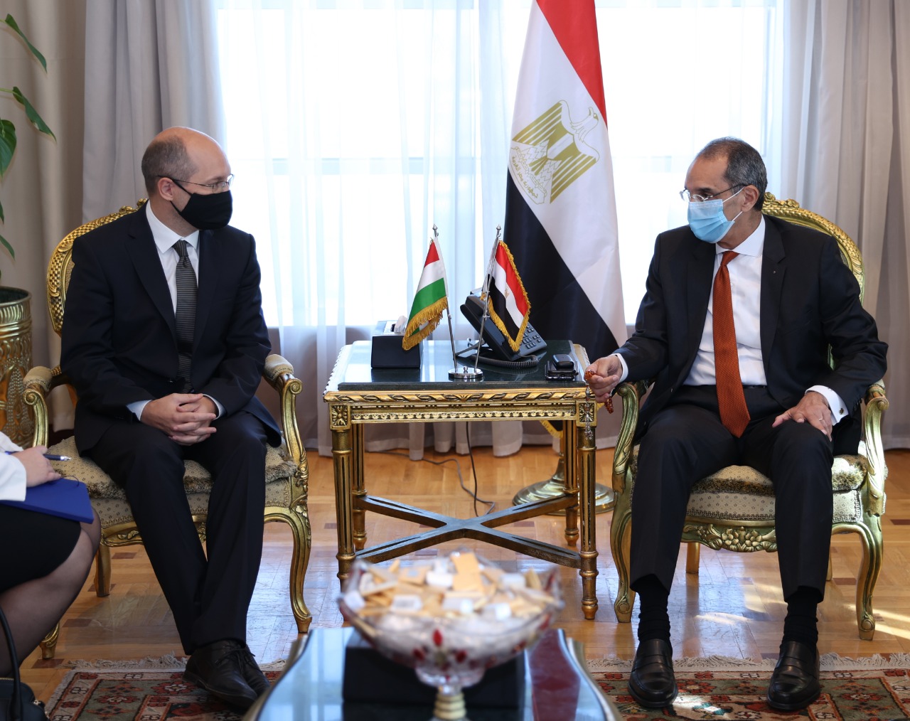 وزير الاتصالات يبحث مع سفير المجر التعاون في مجالات الذكاء الاصطناعي