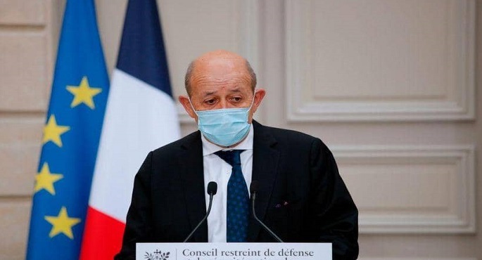 وزير الخارجية الفرنسي يحذر روسيا ويهدد بعقوبات إذا توفي نافالني