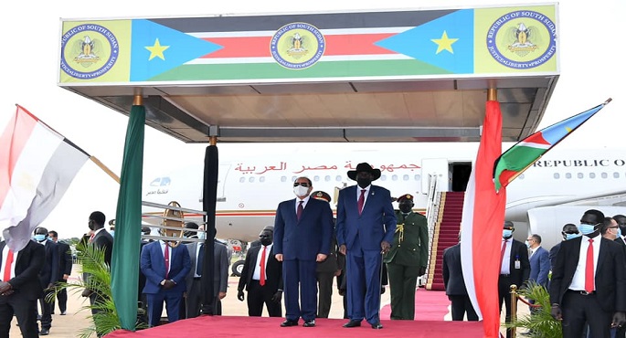 بالصور .. استقبال رسمى للرئيس السيسي فى مطار جوبا الدولى فى مستهل زيارته لجنوب السودان