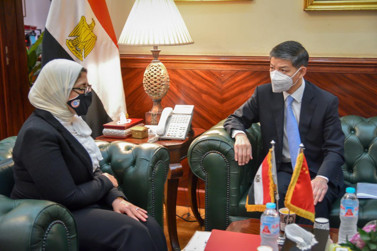 بالصور.. وزيرة الصحة تستقبل السفير الصيني لبحث توفير لقاح كورونا فور ثبوت فاعليته