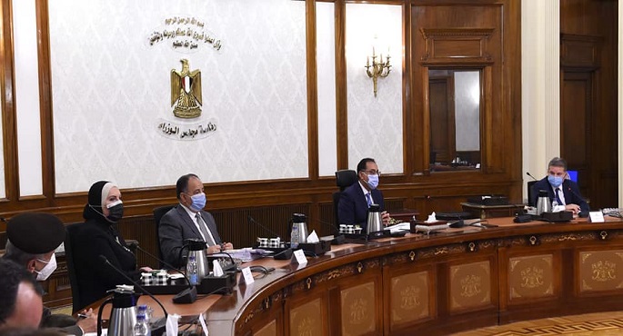 بالفيديو والصور.. رئيس الوزراء يُتابع خطوات تطوير صناعة الغزل والنسيج