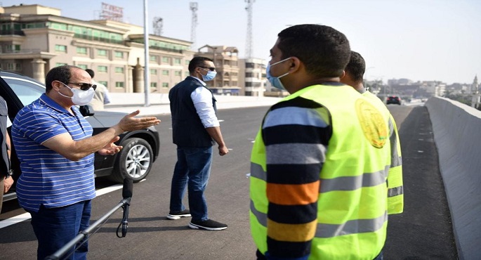بالصور.. الرئيس السيسي يتفقد مشروعات تطوير المحاور والكباري بمحافظتي القاهرة والجيزة