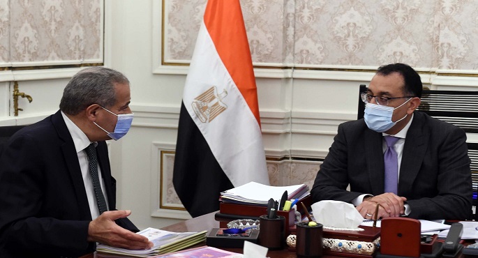 بالفيديو والصور.. في لقاء مع وزير التموين.. مدبولي يطمئن على توافر أرصدة السلع الأساسية