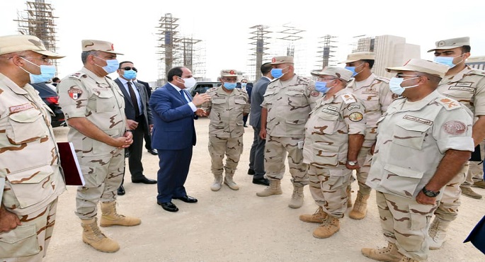 بالفيديو والصور.. الرئيس السيسي يتفقد عددا من المشروعات والمواقع الإنشائية بالعاصمة الإدارية