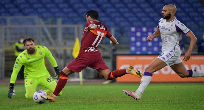 روما يفوز على فيورنتينا بهدفين نظيفين في الدوري الإيطالي