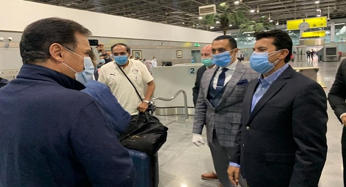 بالصور .. وزير الشباب والرياضة يستقبل بعثة المنتخب الوطنى القادمة من توجو