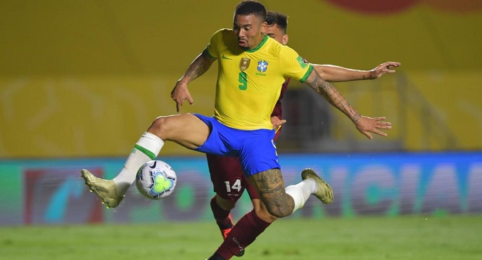 فيرمينو يقود البرازيل لتخطى فنزويلا بصعوبة فى تصفيات كأس العالم