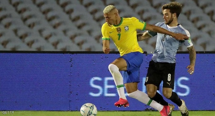 البرازيل تفوز على أوروجواى بثنائية وتنفرد بالصدارة فى تصفيات كأس العالم