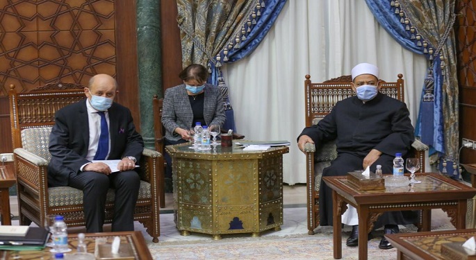 شيخ الأزهر لوزير خارجية فرنسا: الإساءة لنبينا محمد مرفوضة تمامًا.. ونرفض وصف الإرهاب بالإسلامي