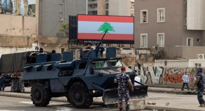 شوارع بيروت تخلو من المارة والسيارات مع بدء منع التجول في اليوم الأول للإغلاق العام