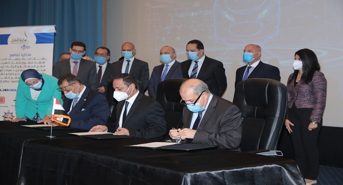 بالصور.. توقيع 6 اتفاقيات في مجال السكة الحديد ومترو الأنفاق والجر الكهربائي