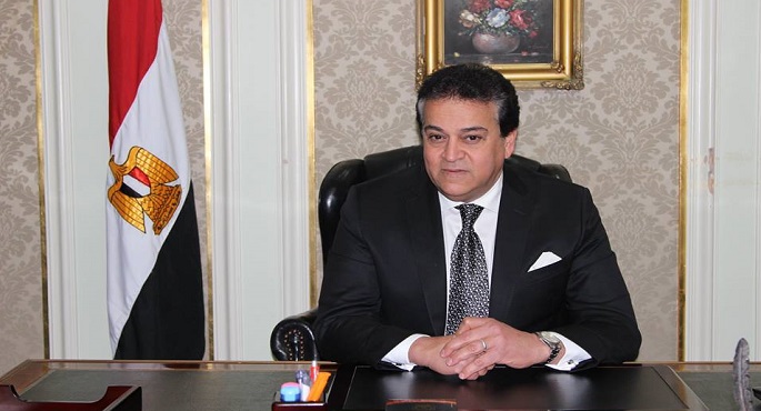 وزير التعليم العالي يستعرض خطة التحول الرقمي في المراكز والمعاهد والهيئات البحثية