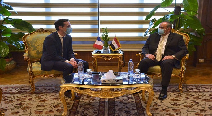 بالصور.. وزير الطيران يبحث مع وزير النقل الفرنسي تحديث اتفاقية النقل الجوي وتعزيز التعاون الثنائي