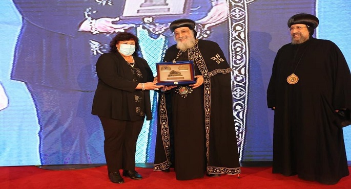 بالصور.. وزيرة الثقافة تشهد الاحتفال بالعيد الثامن لتجليس قداسة البابا تواضروس الثاني