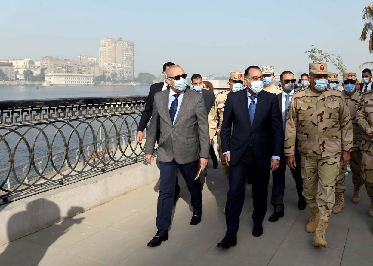 بالصور.. رئيس الوزراء يتفقد أعمال تنفيذ مشروع ممشى أهل مصر