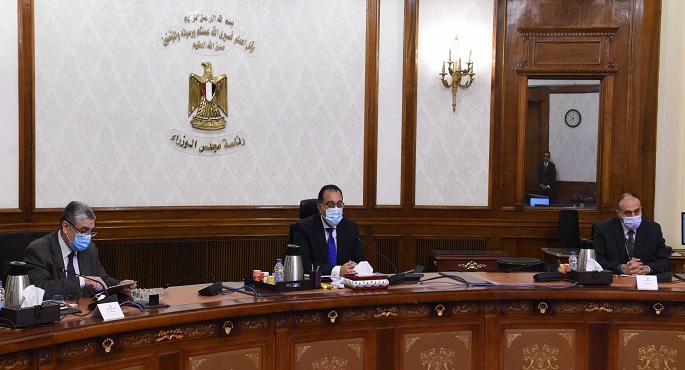 بالصور.. رئيس الوزراء يتابع الموقف الخاص بمشروعات الربط الكهربائى مع دول الجوار