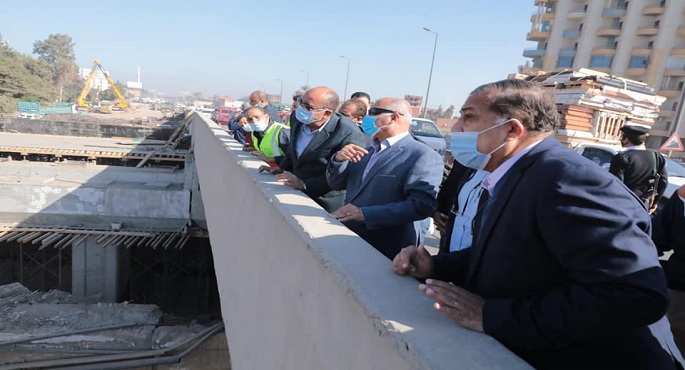 بالصور .. وزير النقل يتفقد أعمال تطوير طريق القاهرة / الإسكندرية الزراعي