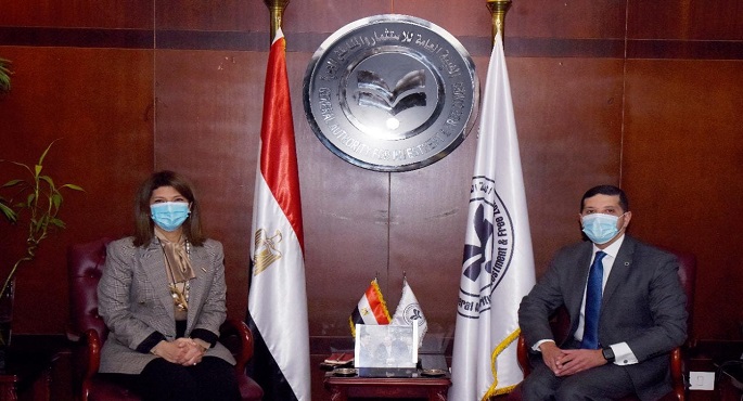 بالصور .. رئيسا هيئتي الاستثمار بمصر والعراق يبحثان سبل تعزيز التعاون الاقتصادي  بين البلدين