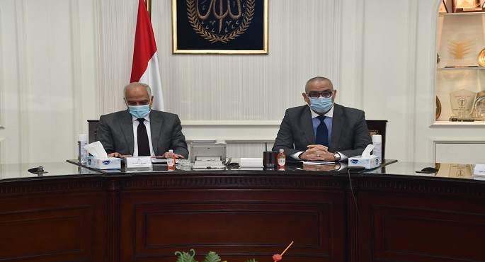 بالصور.. وزير الإسكان ومحافظ الجيزة يتابعان الموقف التنفيذى لمشروعات مياه الشرب والصرف الصحى بالمحافظة