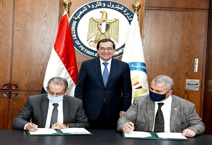 بالصور .. وزير البترول يشهد اتفاقيتان بـ4ر1 مليون دولار لدعم تطوير مصافي التكرير