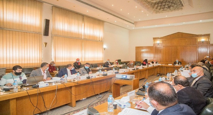 بالصور.. وزير الموارد المائية والري يرأس اجتماع اللجنة العليا لتراخيص الشواطئ