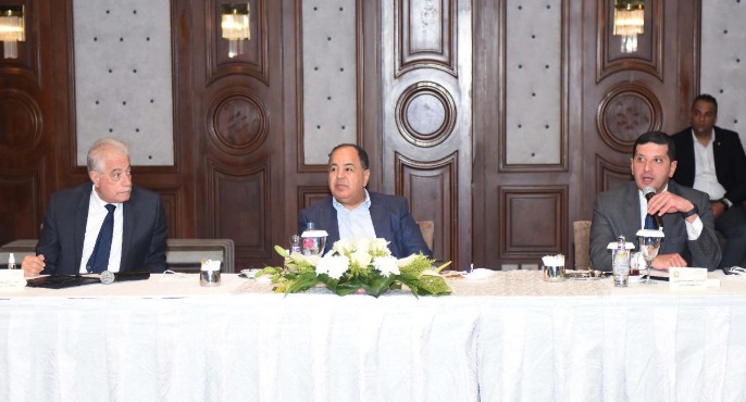 بالصور .. وزير المالية يبحث فرص وتحديات الاستثمار بمحافظة جنوب سيناء