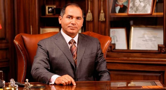 بسبب العناد.. ملياردير يحرق 600 مليون دولار بدلا من إعطائها لمطلقته!!