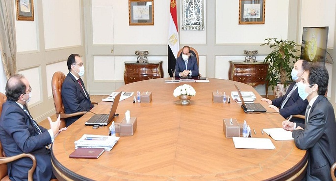 السيسي يستعرض جهود الدولة لدعم أنشطة المشروعات المتوسطة والصغيرة