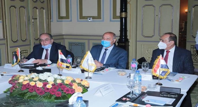 بالصور.. بحث منظومة تسهيل نقل الركاب برياً بين مصر والأردن والعراق بتذكرة موحدة