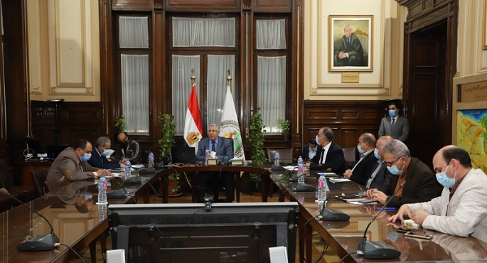 وزير الزراعة يجتمع مع فريق تحديث منظومة الري لمتابعة سير العمل ويشدد على الاسراع في معدلات التنفيذ