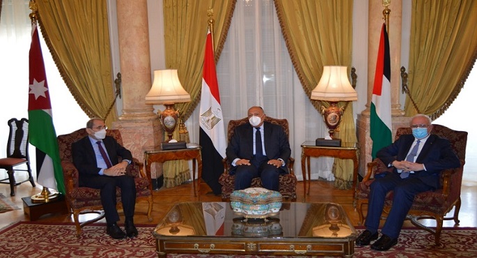 بالصور .. شكرى يعقد جلسة مباحثات مع وزيري خارجية الأردن وفلسطين