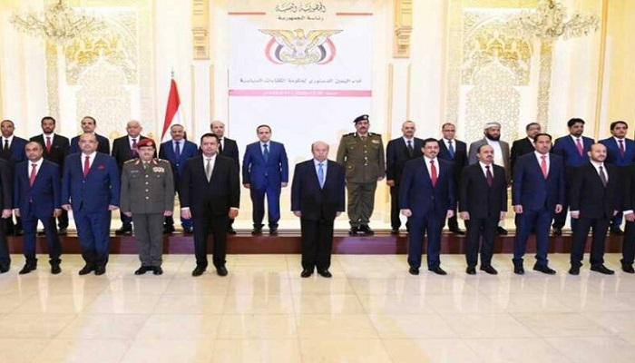 الحكومة اليمنية الجديدة تؤدي اليمين الدستورية أمام الرئيس عبد ربه منصور هادي