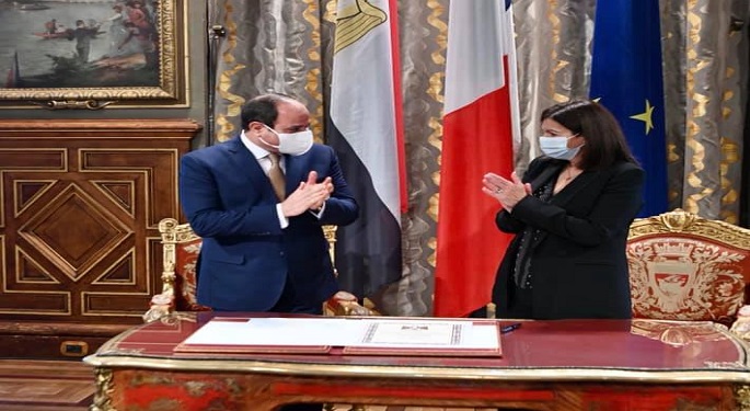 بالصور.. الرئيس السيسي يبحث مع عمدة باريس تعزيز فرص التعاون الثنائي