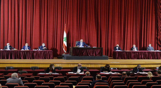 البرلمان اللبناني يقر رفع السرية المصرفية.. وعون يعتبر القرار ترجمة لجهود مكافحة الفساد