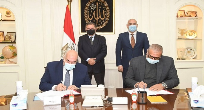 بالصور .. وزيرا قطاع الأعمال والإسكان يشهدان توقيع بروتوكول تعاون لتطوير أراضي “القابضة للغزل والنسيج” غير المستغلة