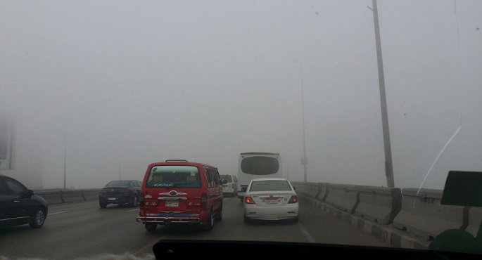 غلق طريق مصر اسكندرية الصحراوي ومحور 26 يوليو و3 طرق أخرى بسبب الشبورة الكثيفة