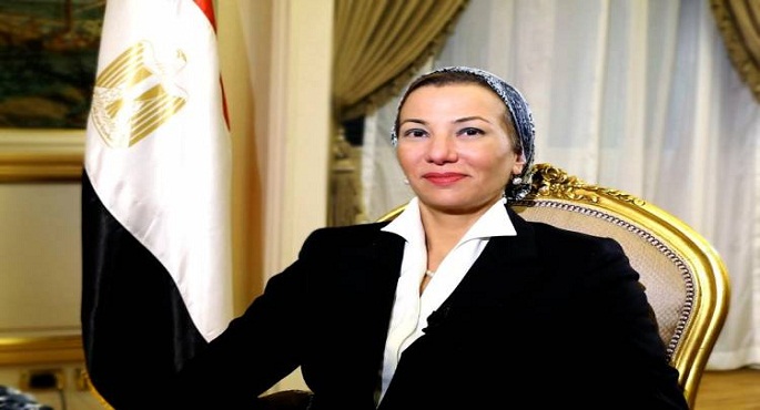 وزيرة البيئة: دفن الحوت النافق بالبحر المتوسط مع توثيق الإجراءات للاستفادة منها في البحث العلمي