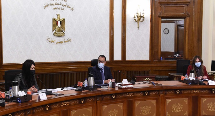 بالصور.. رئيس الوزراء يتابع مع وزيرة التعاون الدولي موقف المشروعات التنموية الممولة من شركاء التنمية